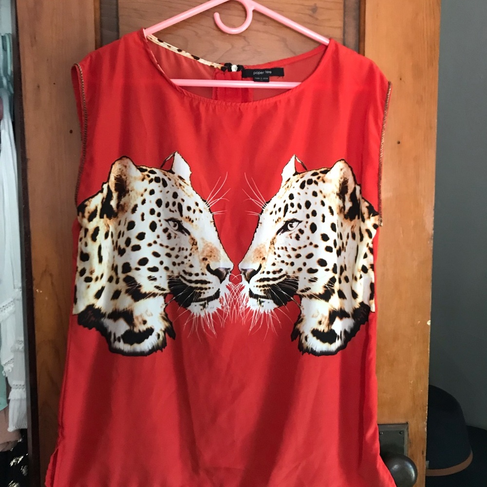 Rawr! Adorable silky sleeveless blouse. EUC